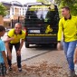 Ein Team von Zweirad Stadler bei den Kindern von Sozialarbeit und Segeln in Berlin Wannsee.